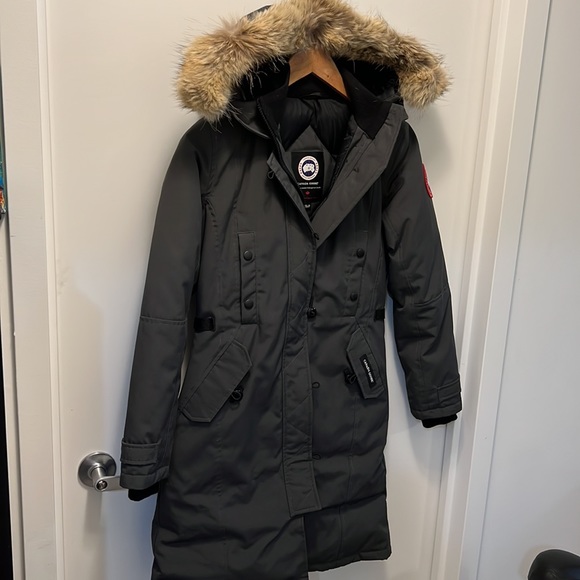 Canada Goose Kensington Parka, XXS brand new jacket with original fur trimming. - Picture 4 of 8